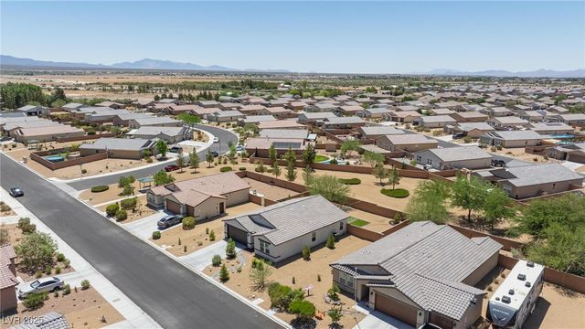 3843 East Gunnison Avenue, Pahrump, NV 89061