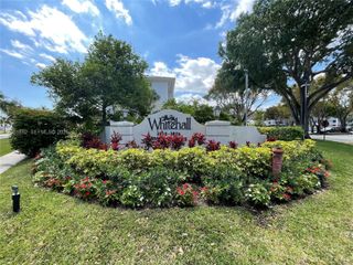 3650 Whitehall Dr 305, West Palm Beach, FL 33401