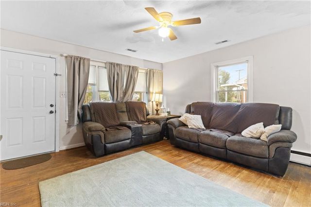 38 Saint Albans DR, Hampton, VA 23669