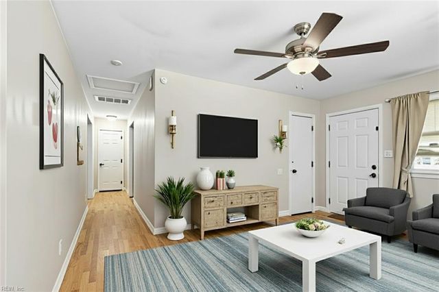 38 Saint Albans DR, Hampton, VA 23669