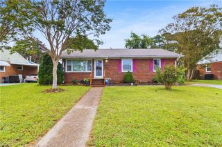 38 Saint Albans DR, Hampton, VA 23669