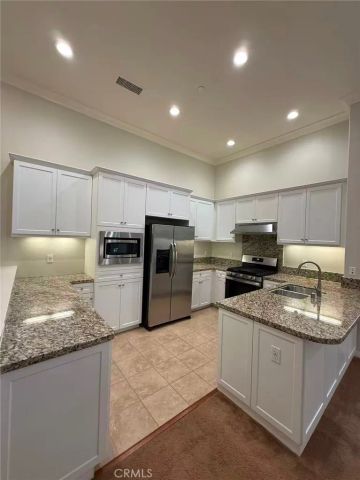 78 Kempton, Irvine, CA 92620