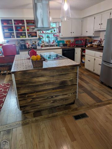 3002 Wood Street, Jonesboro, AR 72404