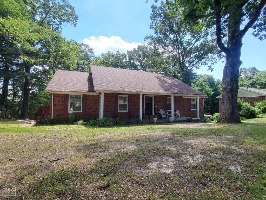 3002 Wood Street, Jonesboro, AR 72404