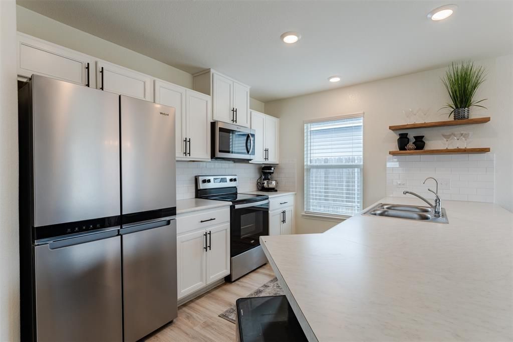 308 McLintock RD, Jarrell, TX 76537