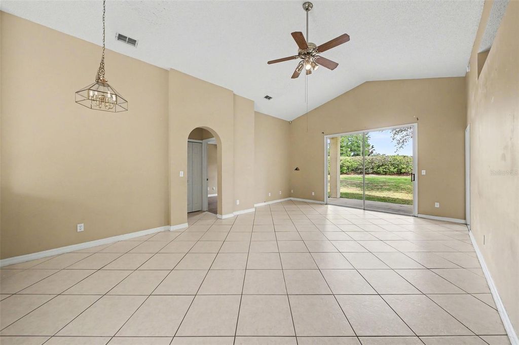 Image 5 of property listing at 2238 HOLLY RIDGE DRIVE, Ocoee, FL 34761