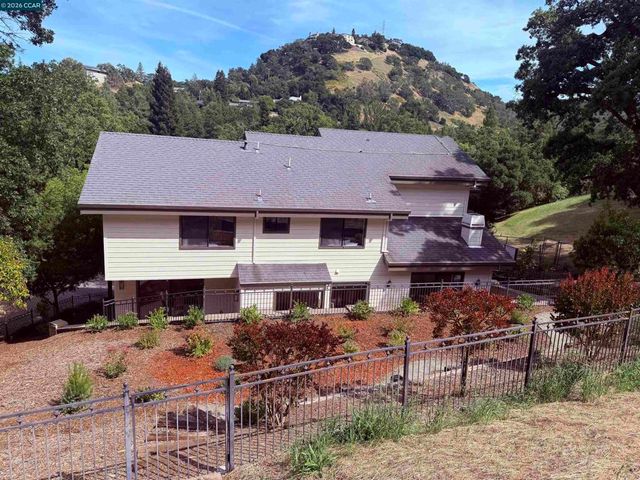 58 Saddle Rd., Walnut Creek, CA 94595