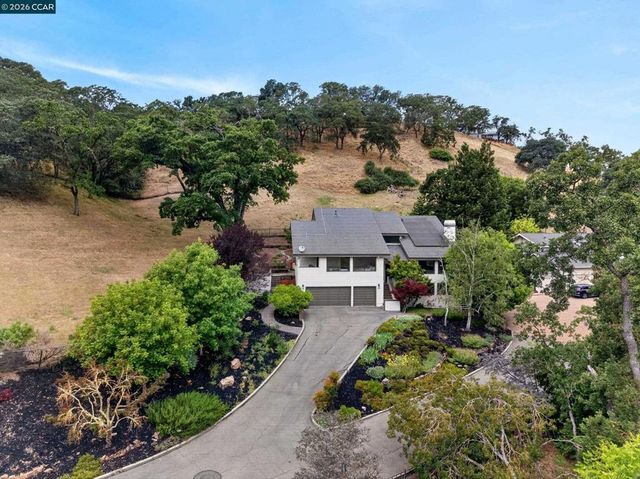 58 Saddle Rd., Walnut Creek, CA 94595