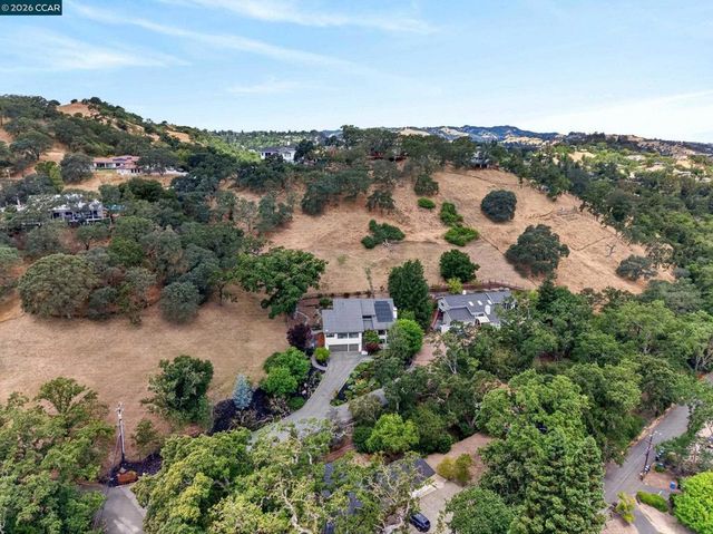 58 Saddle Rd., Walnut Creek, CA 94595