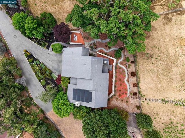 58 Saddle Rd., Walnut Creek, CA 94595
