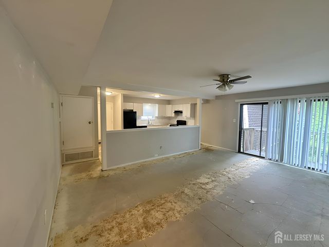 316 Meadow Woods Lane, Lawrence, NJ 08648