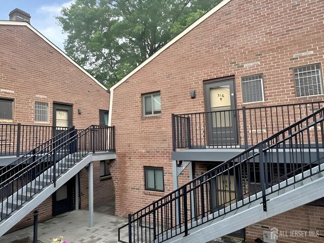 316 Meadow Woods Lane, Lawrence, NJ 08648