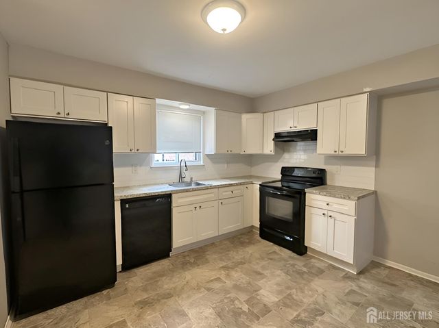 316 Meadow Woods Lane, Lawrence, NJ 08648