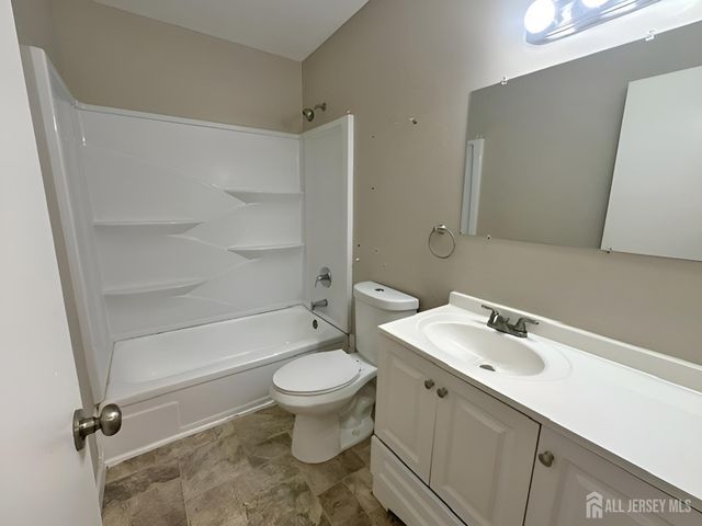 316 Meadow Woods Lane, Lawrence, NJ 08648