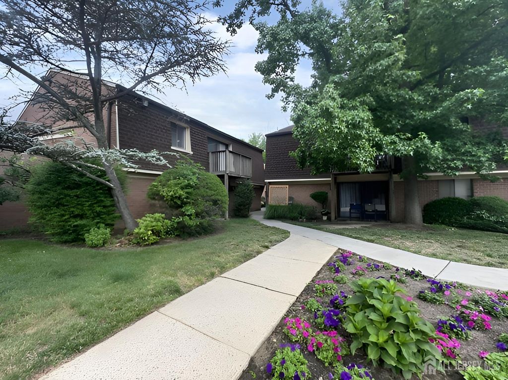 316 Meadow Woods Lane, Lawrence, NJ 08648