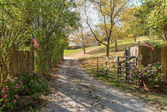 1923 Poplar Ridge Road, Melbourne, KY 41059