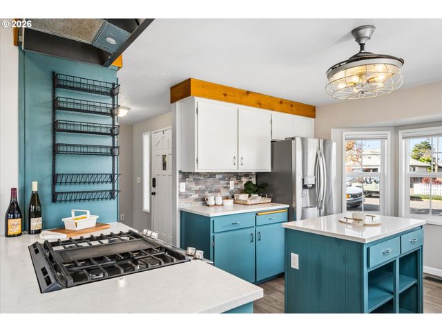 7345 B St, Springfield, OR 97478