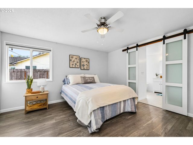 7345 B St, Springfield, OR 97478