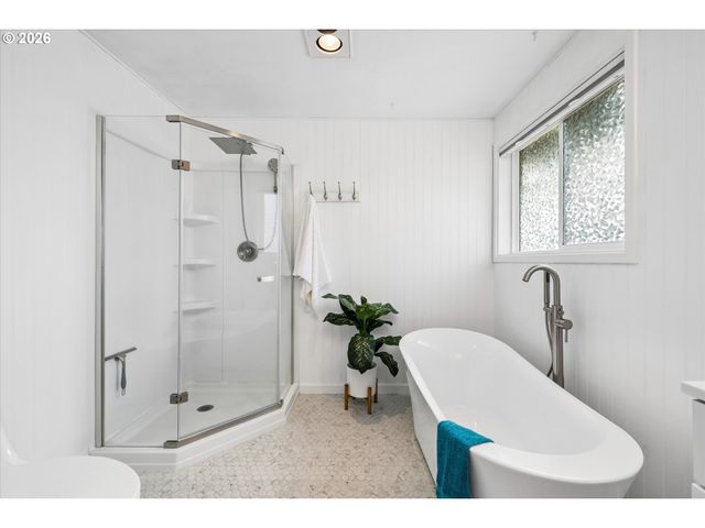 7345 B St, Springfield, OR 97478