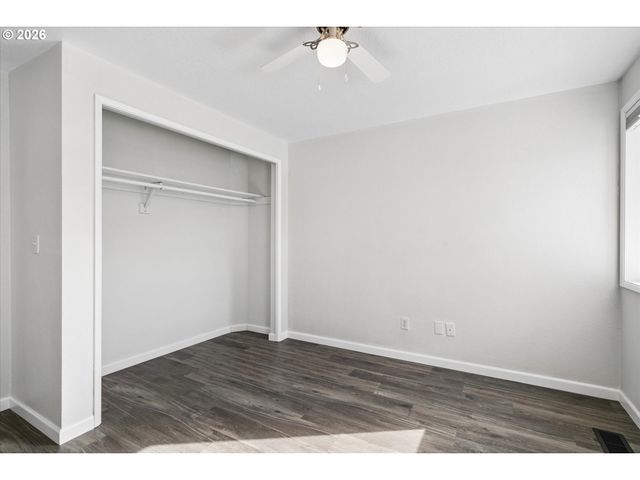 7345 B St, Springfield, OR 97478