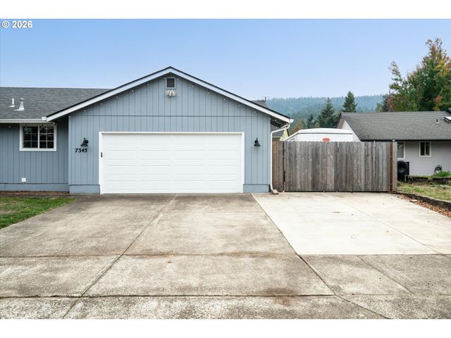 7345 B St, Springfield, OR 97478