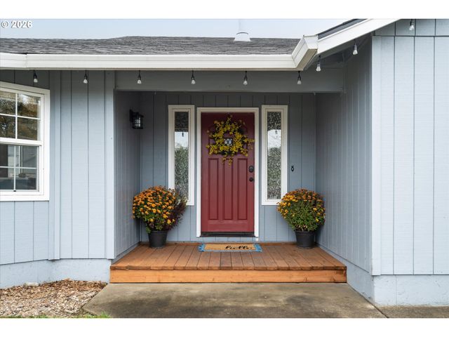 7345 B St, Springfield, OR 97478