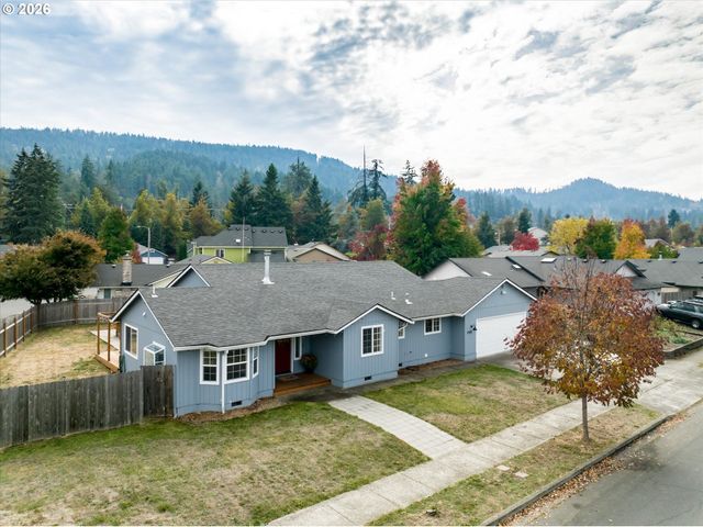 7345 B St, Springfield, OR 97478