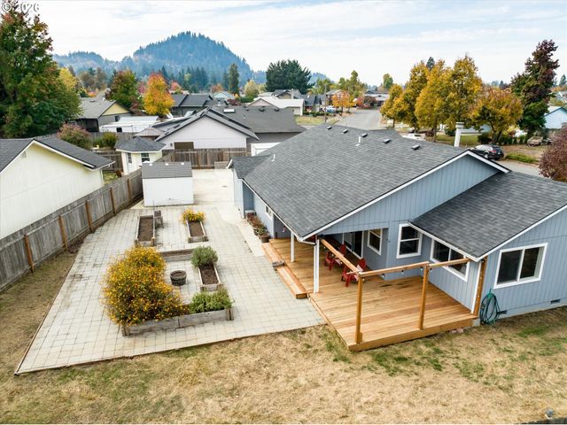 7345 B St, Springfield, OR 97478
