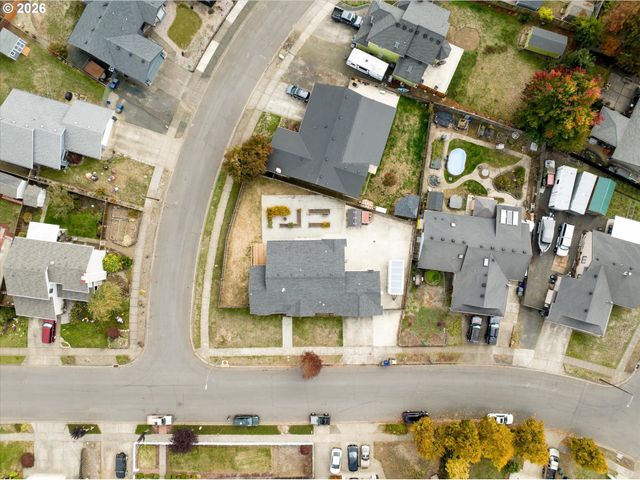 7345 B St, Springfield, OR 97478