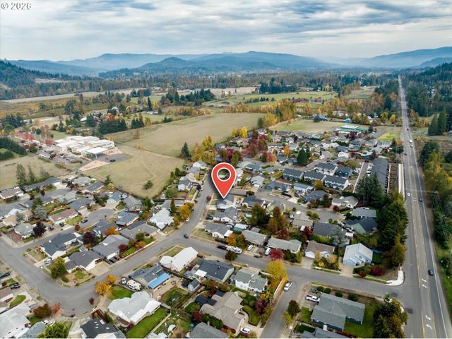 7345 B St, Springfield, OR 97478