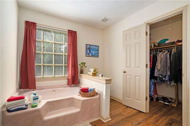 2260 Deer Oaks Trail, Lawrenceville, GA 30044