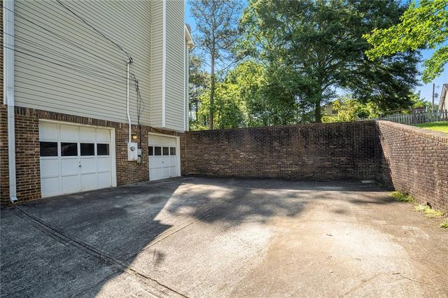 2260 Deer Oaks Trail, Lawrenceville, GA 30044