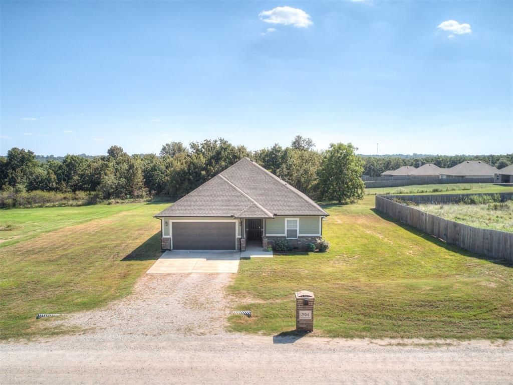 29261 Spur Circle, Mcloud, OK 74851