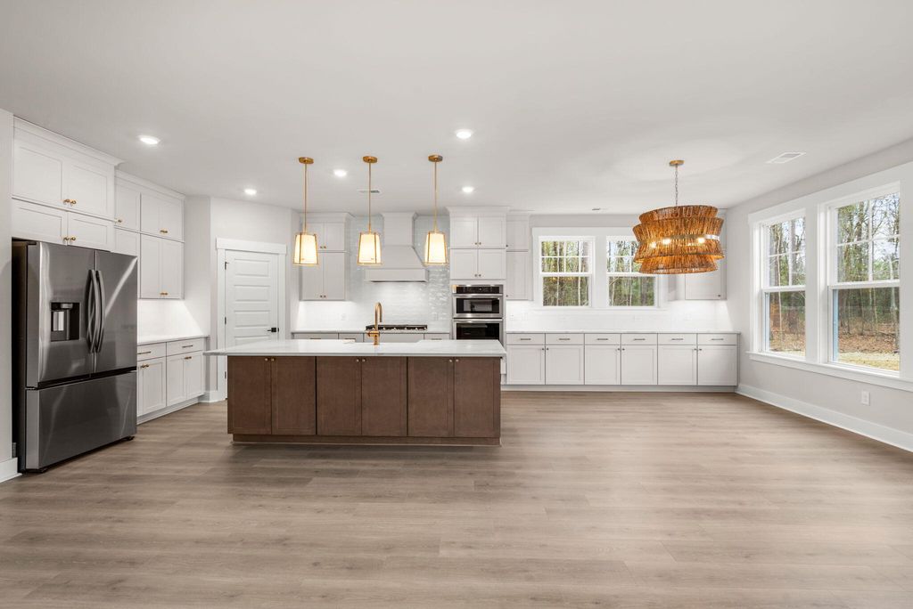 Image 14 of property listing at 1289 Hamlin Road, Mount Pleasant, SC 29466