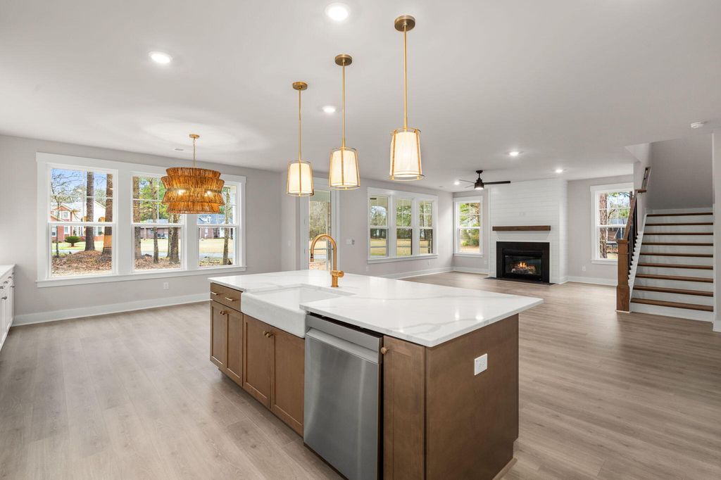 Image 16 of property listing at 1289 Hamlin Road, Mount Pleasant, SC 29466