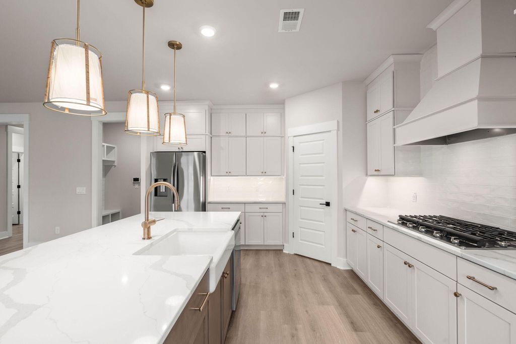 Image 20 of property listing at 1289 Hamlin Road, Mount Pleasant, SC 29466