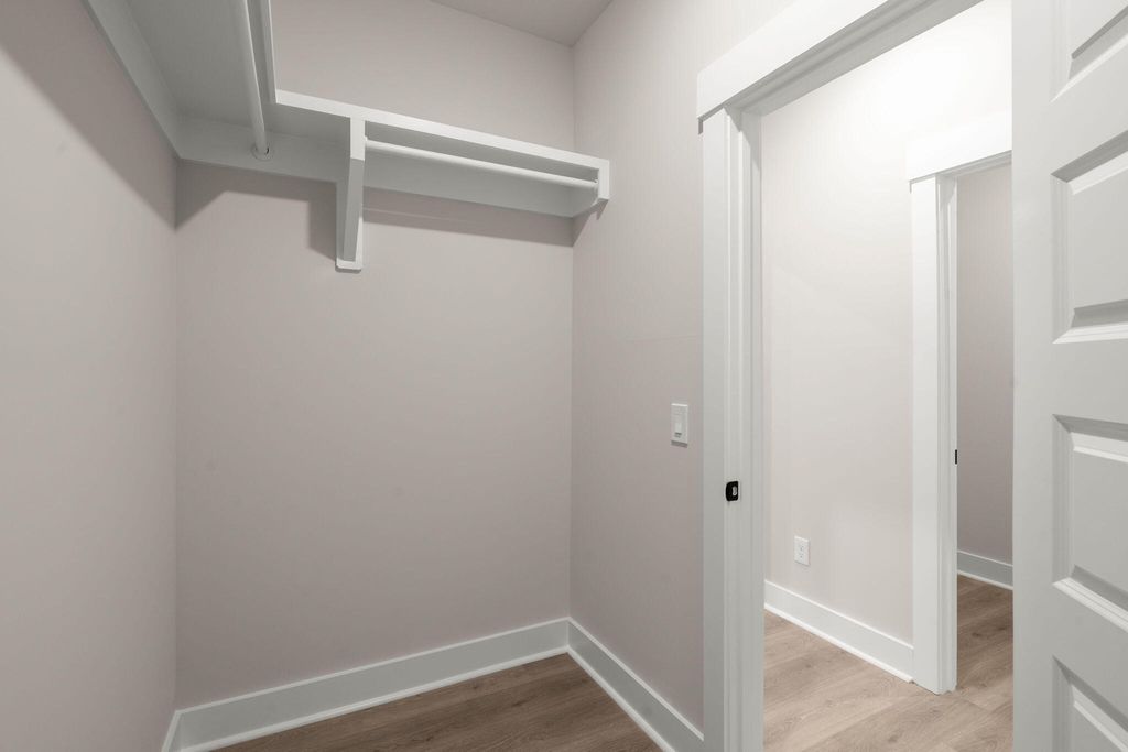 Image 36 of property listing at 1289 Hamlin Road, Mount Pleasant, SC 29466