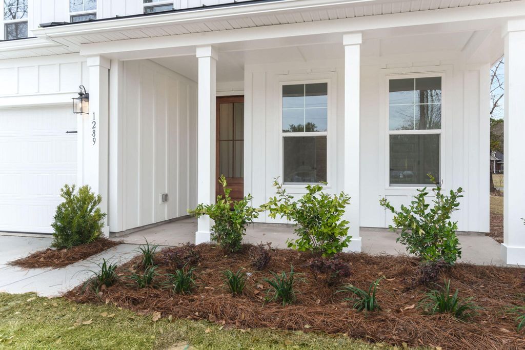 Image 5 of property listing at 1289 Hamlin Road, Mount Pleasant, SC 29466