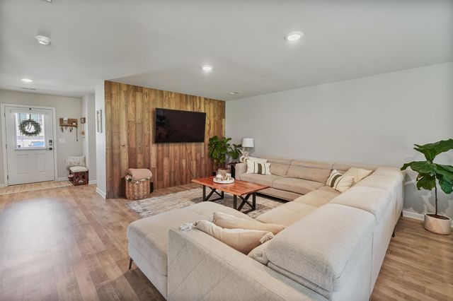 951 Equine Drive, Roebuck, SC 29376