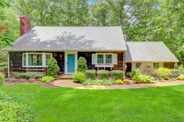16 Maplewood Drive, Northport, NY 11768