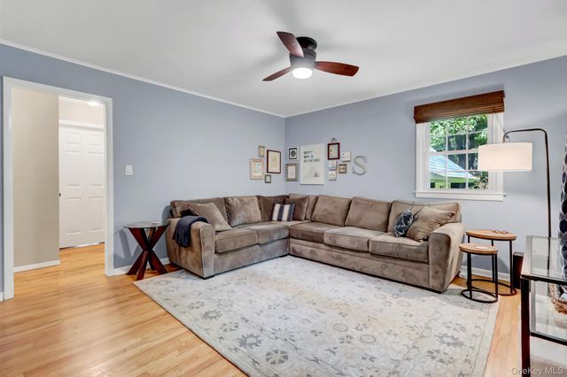 16 Maplewood Drive, Northport, NY 11768