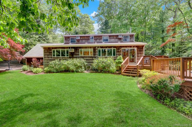 16 Maplewood Drive, Northport, NY 11768