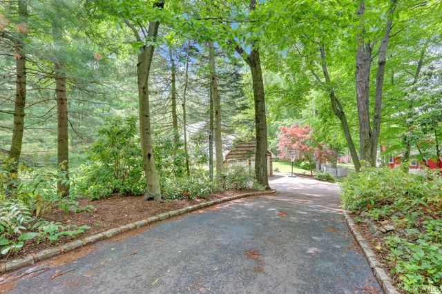 16 Maplewood Drive, Northport, NY 11768