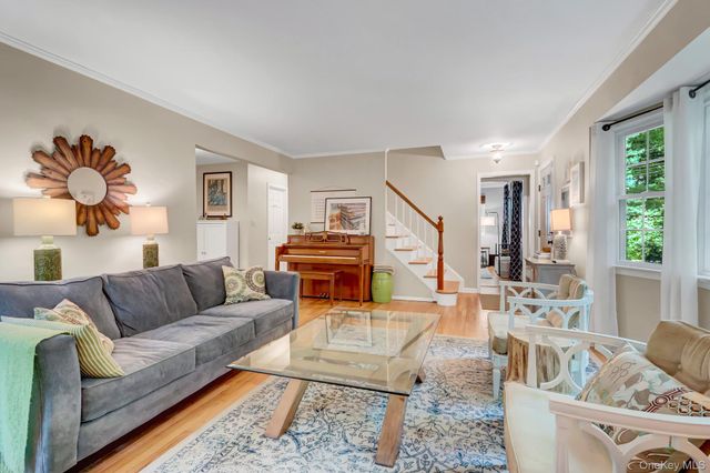 16 Maplewood Drive, Northport, NY 11768