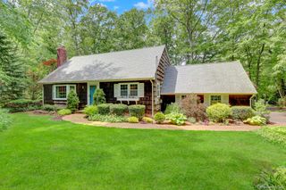 16 Maplewood Drive, Northport, NY 11768