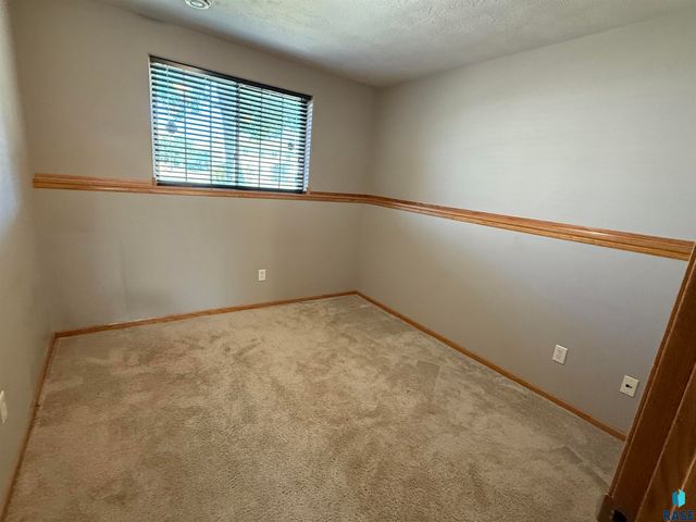 3509 W Hughes Pl Place, Sioux Falls, SD 57108