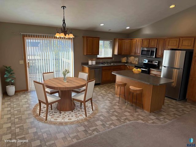 3509 W Hughes Pl Place, Sioux Falls, SD 57108