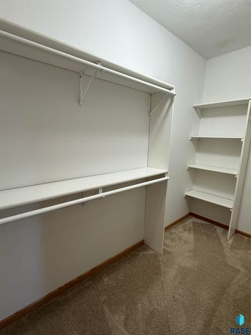 3509 W Hughes Pl Place, Sioux Falls, SD 57108