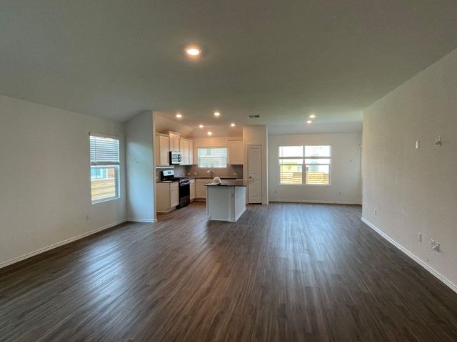 167 Madrid, Kyle, TX 78640