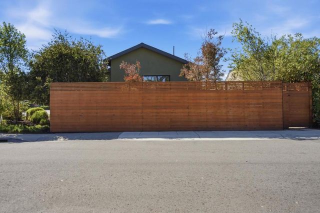 909 Sunnybrae Boulevard, San Mateo, CA 94402